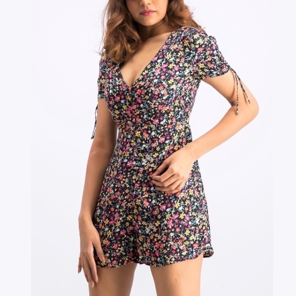 Bershka GIRL Short Sleeve Playsuit Allover Floral Print V Neck Romper